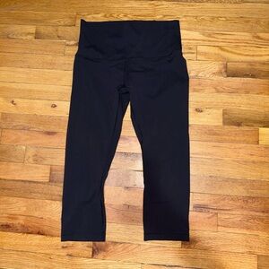 Black Capri Lululemon Leggings